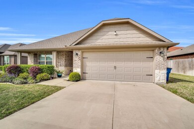 205 Baker Dr, Ennis, TX 75119 - photo 6