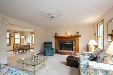 004-photo-living-room-7062703