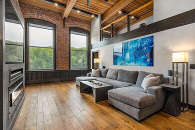 Rivermoor Landing unit 55, Newmarket, NH 03857 - photo 3