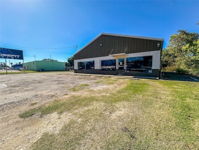 1827 N Richmond Rd, Wharton, TX 77488 - photo 2