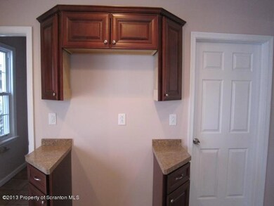 1331 Dartmouth St, Scranton, PA 18504 - photo 4