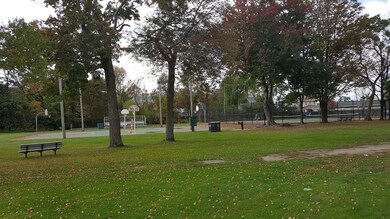 10 Pillion Ct, Newtonville, MA 02460 - photo 4