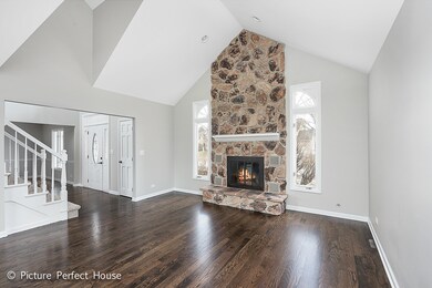 2533 Braddock Dr, Naperville, IL 60565 - photo 2