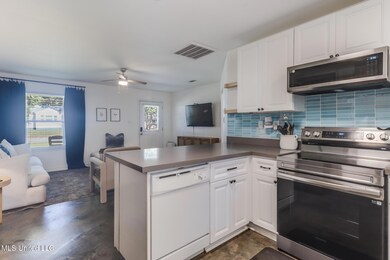 1625 Vine St, Biloxi, MS 39531 - photo 7