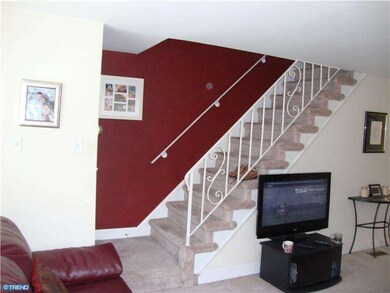 1078 Oakwood Dr, Glenolden, PA 19036 - photo 3