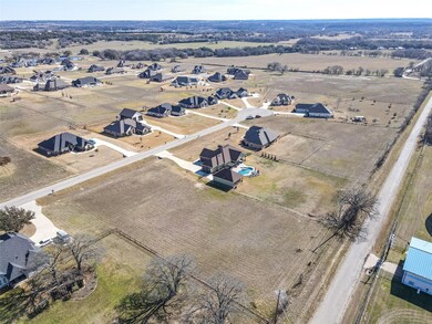 209 Maverick Ct, Granbury, TX 76049 - photo 7