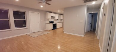 7608 E Magnolia St unit B, Houston, TX 77012 - photo 6