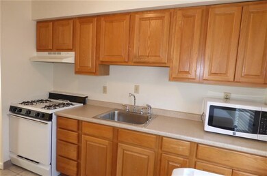 Nice kitchen with ample cabinets and all appliance