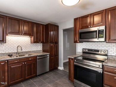 008-1280x960-kitchen