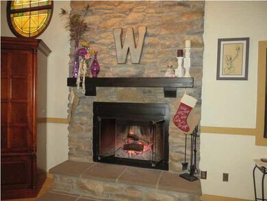 .....with neutral colors throughout the main livin
