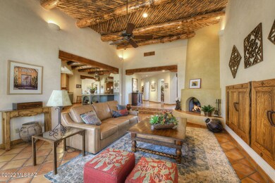 Great Room w/ Fireplace