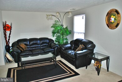 3220 Tapestry Cir, Burtonsville, MD 20866 - photo 4