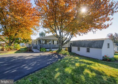 403 W Cedar St, Palmyra, PA 17078 - photo 4