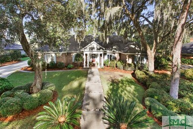 Lovely landscaped yard !