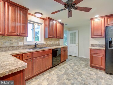 1025 W Parkins Mill Rd, Winchester, VA 22602 - photo 7