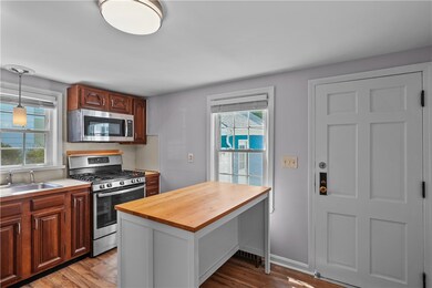 32 Elmcroft Ave, Providence, RI 02908 - photo 6