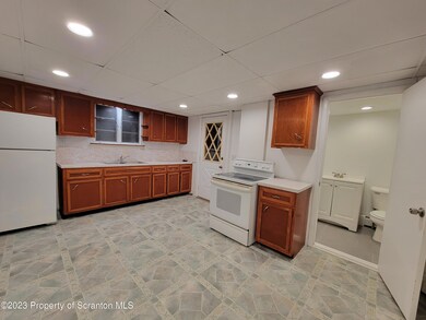 235 Mclean St, Dupont, PA 18641 - photo 4