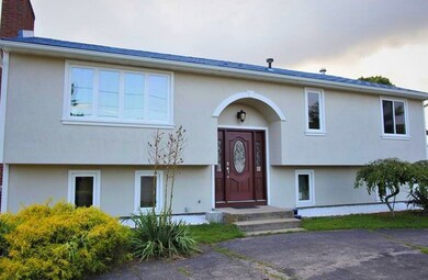 41 Glen Meadows Ct, Warwick, RI 02889 - photo 2