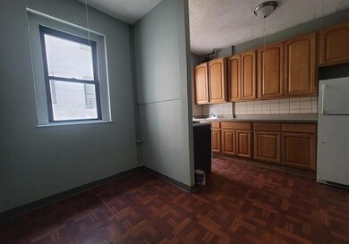 21-68 35th St unit 3-C, Astoria, NY 11105 - photo 2
