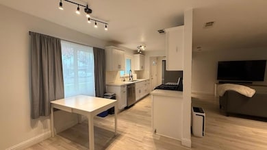 2902 N 4th St, Fresno, CA 93703 - photo 7