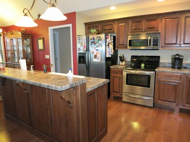 Kitchen bar.JPG