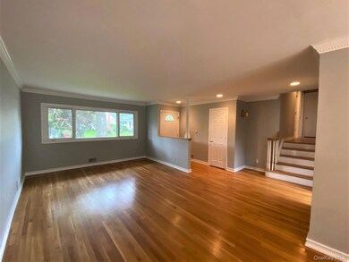 23 Duncan Ln, Halesite, NY 11743 - photo 4