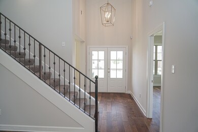 STAIRCASEWITHWROUGHTIRON100519