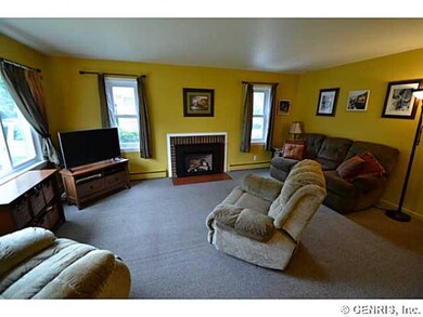 Living Room Spacious living room