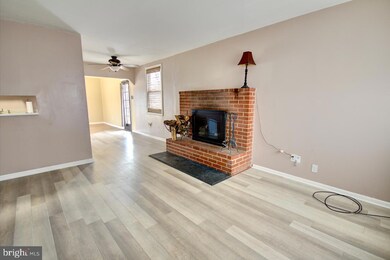237 Alden Ave, Morrisville, PA 19067 - photo 5
