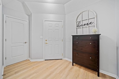 7774 Essex Gate Dr S unit 7774, Dublin, OH 43016 - photo 2