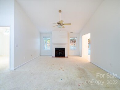 122 Wiltshire Cir, Fletcher, NC 28732 - photo 4