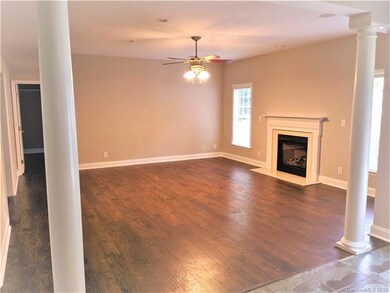 205 Wickersham Dr, Statesville, NC 28625 - photo 3