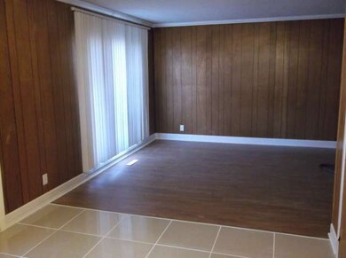 1008 Tacoma St, Carpentersville, IL 60110 - photo 3