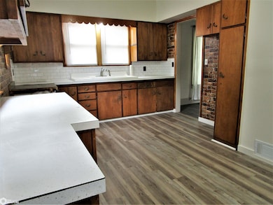 1406 River St, Iowa Falls, IA 50126 - photo 7