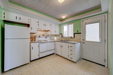 275 E Royal Forest Blvd, Columbus, OH 43214 - photo 6