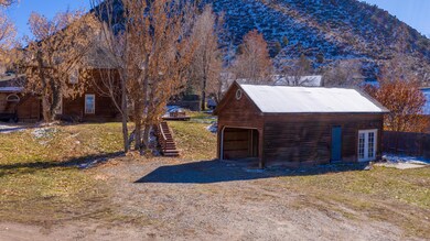 detached 2-car garage
