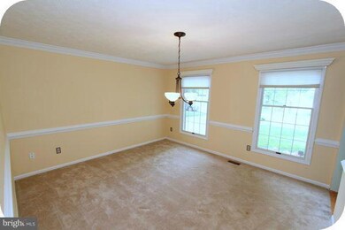 10802 Monticello Dr, Great Falls, VA 22066 - photo 4