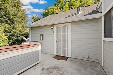 7401 Auburn Oaks Ct unit V, Citrus Heights, CA 95621 - photo 2