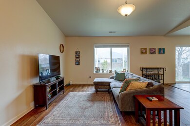 2875 SW Deschutes Drive-10