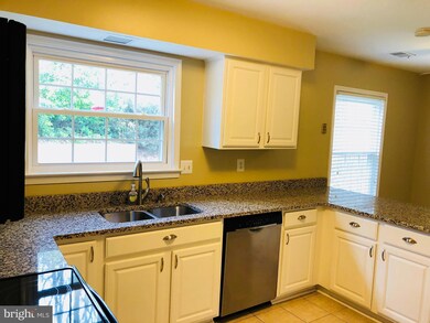 15860 Montview Dr, Dumfries, VA 22025 - photo 6