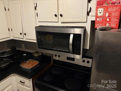 7868 Kinglet Rd, Connellys Springs, NC 28612 - photo 5