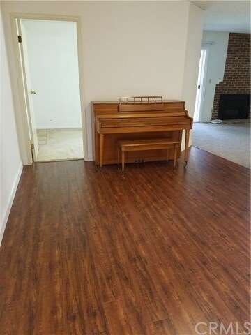 Dining area adjacent to kitchen and living room
