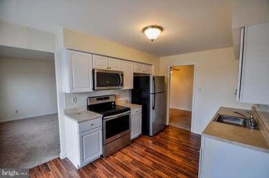 300 Chapel Ct unit 318, Walkersville, MD 21793 - photo 3