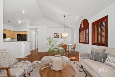 5134 S Surprise Way unit 201, Boise, ID 83716 - photo 2