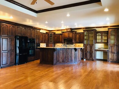 1108 S Adams St, Hugoton, KS 67951 - photo 4