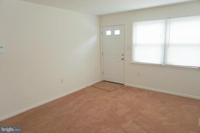 2009 Dupont Ave, Suitland, MD 20746 - photo 4