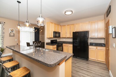 6777 Slate Dr unit 963, Carpentersville, IL 60110 - photo 5
