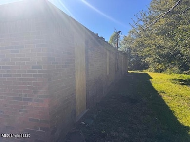 3901 Camellia St, Moss Point, MS 39563 - photo 6