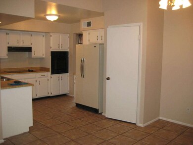 Kitchen1 (2)