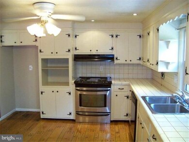 416 Lee Ave, Spring City, PA 19475 - photo 7